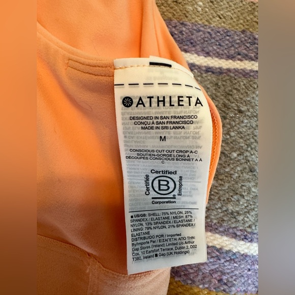 Athleta conscious cut out crop - Picture 7 of 8